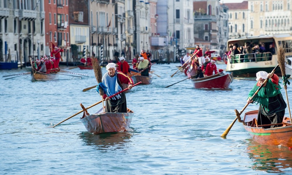 Venice: Epiphany Regatta - Dream of Italy